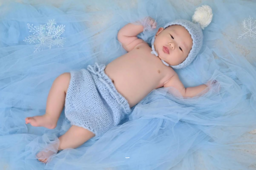 长宁三个月宝宝挠耳朵 长宁三个月宝宝挠耳朵